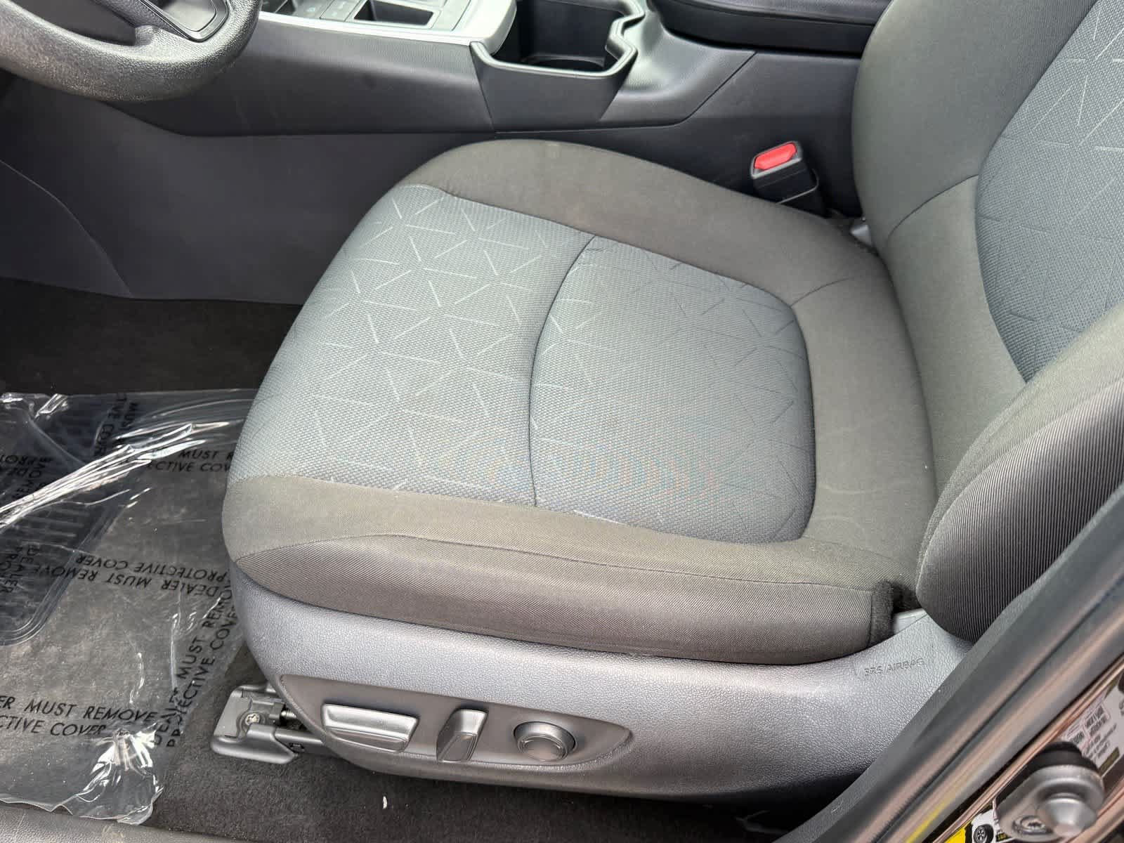 Used 2025 Toyota RAV4 XLE FWD image 15