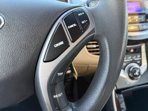 Used 2013 Hyundai Elantra GLS w/ Preferred Pkg image 20