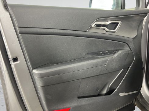 Used 2023 Kia Sportage LX AWD/4WD image 15