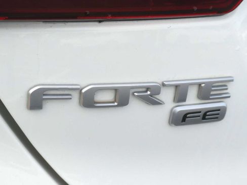 Used 2023 Kia Forte LX image 9