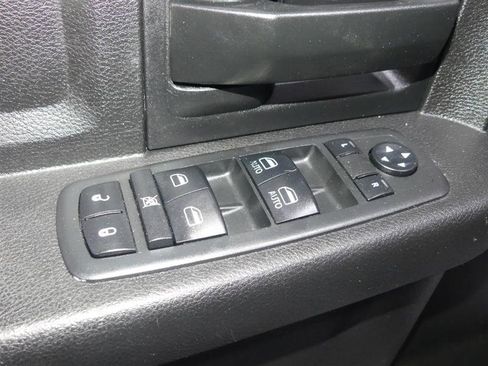 Used 2018 RAM 3500 Tradesman w/ Chrome Appearance Group image 17