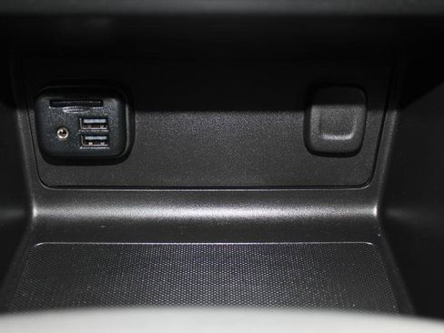 Used 2019 Chevrolet Colorado LT RWD image 35