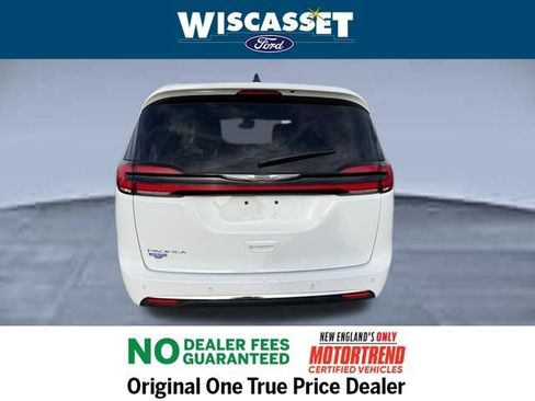Used 2024 Chrysler Pacifica Touring-L image 31