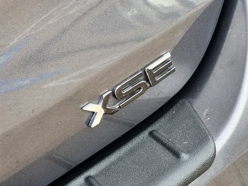 Used 2023 Toyota Highlander XSE FWD image 12