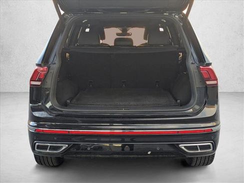 Used 2022 Volkswagen Tiguan SEL R-Line image 6