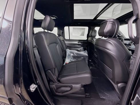 New 2026 Jeep Grand Wagoneer 4WD w/ Premium Group I image 30