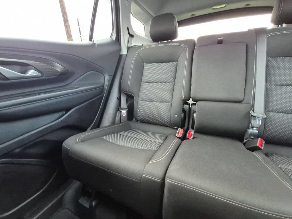 Certified 2024 GMC Terrain SLE AWD/4WD image 4