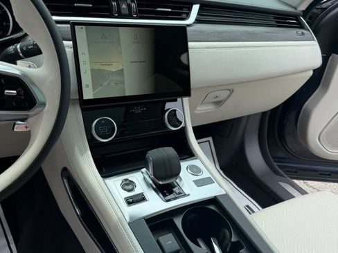 Used 2023 Jaguar F-PACE S AWD/4WD image 24