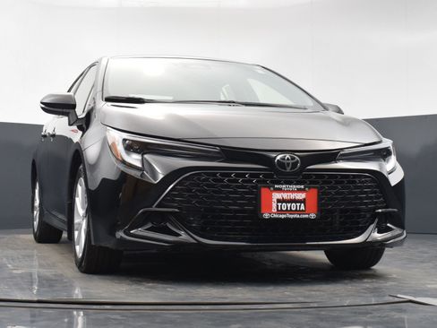 Used 2024 Toyota Corolla SE w/ SE Package image 30