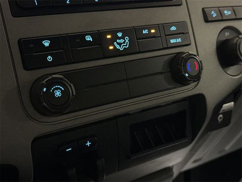 Used 2015 Ford F250 XLT w/ XLT Premium Package image 14