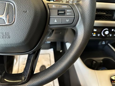 Used 2024 Honda HR-V LX image 12