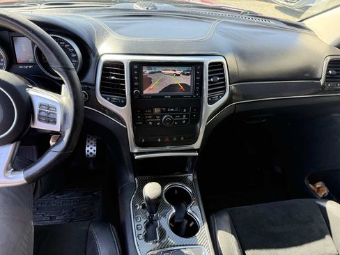 Used 2012 Jeep Grand Cherokee SRT8 w/ Luxury Group II AWD/4WD image 9