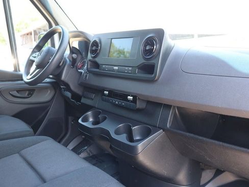 Used 2023 Mercedes-Benz Sprinter 2500 w/ Acoustic Package image 29