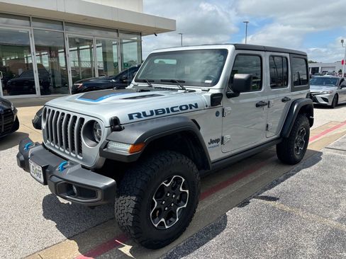 Used 2022 Jeep Wrangler Unlimited Rubicon 4xe w/ Cold Weather Group AWD/4WD image 7