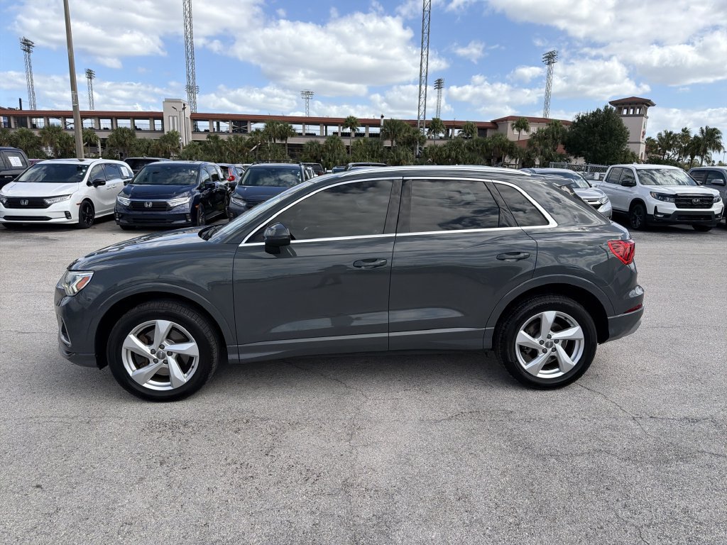 Used 2019 Audi Q3 2.0T Premium Plus w/ Premium Plus Package AWD/4WD image 6