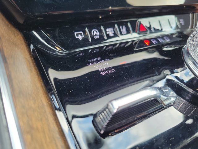 Used 2023 Jeep Grand Wagoneer L Series II AWD/4WD image 27