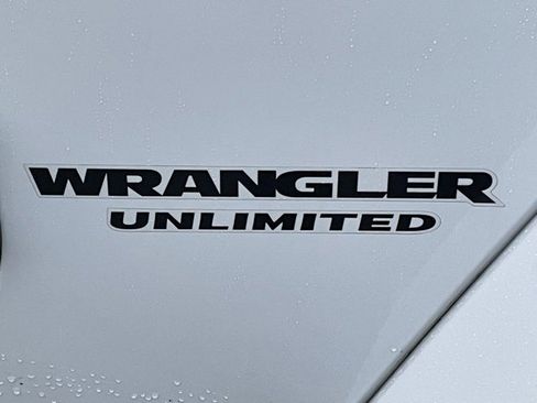 Used 2016 Jeep Wrangler Unlimited Rubicon w/ Dual Top Group image 19