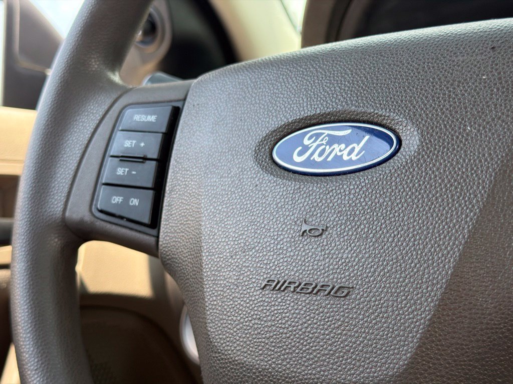 Used 2009 Ford Focus SE FWD image 22