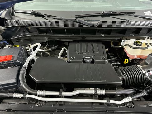 Used 2024 Chevrolet Silverado 1500 LT AWD/4WD image 32