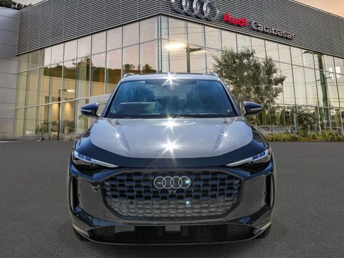 Used 2025 Audi Q5 Premium Plus w/ Premium Plus AWD/4WD image 6