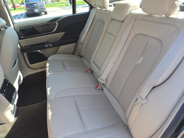 Used 2020 Lincoln Continental AWD w/ Premium Package image 8