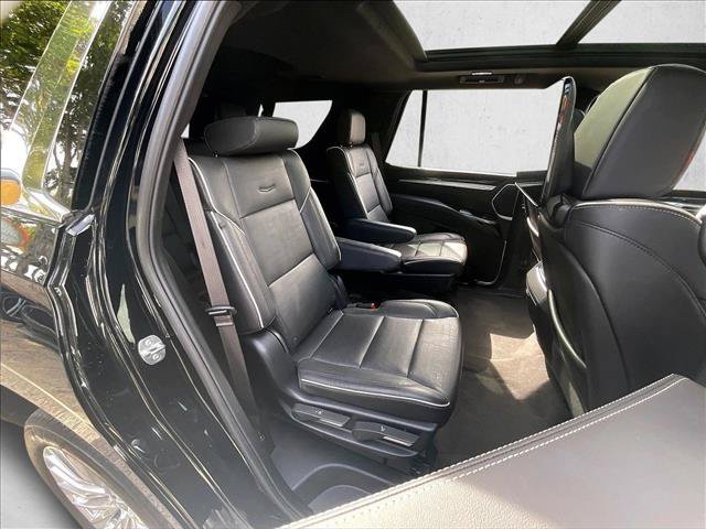 Certified 2025 Cadillac Escalade Premium Luxury AWD/4WD image 29