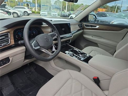 New 2026 Volkswagen Atlas SE image 17