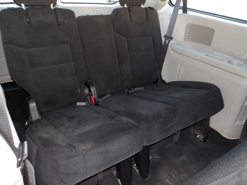 Used 2016 Dodge Grand Caravan American Value Package image 6