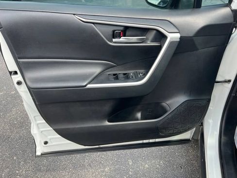 Used 2021 Toyota RAV4 XLE FWD image 24