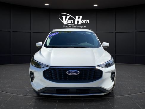 New 2025 Ford Escape SE w/ Class II Trailer Tow Package FWD image 12