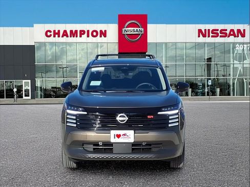 New 2026 Nissan Kicks SR w/ Cold Weather Package AWD/4WD image 2
