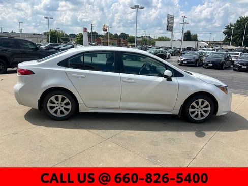 Used 2025 Toyota Corolla LE FWD image 4