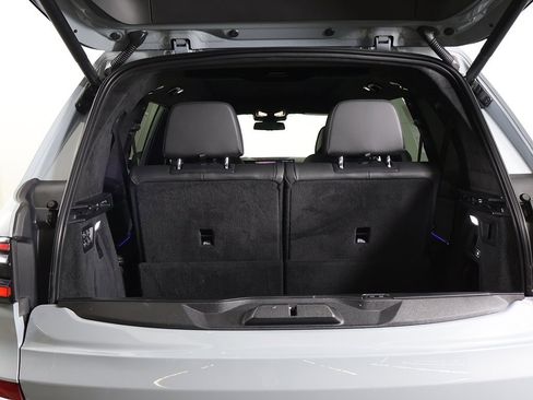 Used 2023 BMW X7 xDrive40i w/ M Sport Package image 21