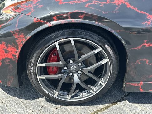 Used 2020 Nissan 370Z NISMO RWD image 13