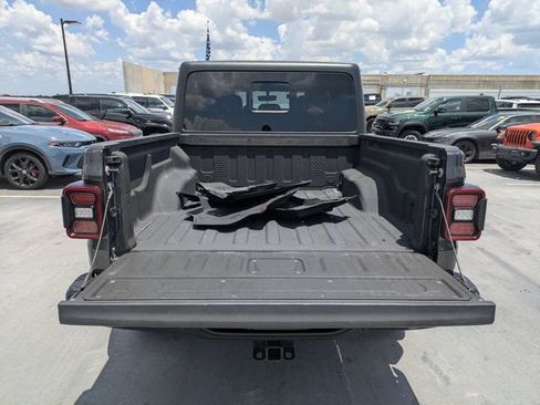 Used 2020 Jeep Gladiator Rubicon AWD/4WD image 16