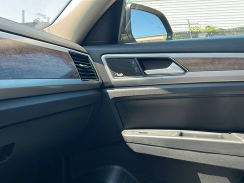 Used 2018 Volkswagen Atlas SEL Premium AWD/4WD image 16