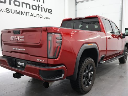 Used 2025 GMC Sierra 2500 AT4 w/ AT4 Premium Plus Package AWD/4WD image 4