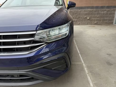 Used 2022 Volkswagen Tiguan SE FWD image 11