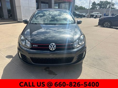 Used 2011 Volkswagen Golf 2-Door FWD image 3