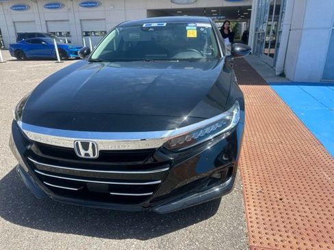 Used 2022 Honda Accord Touring image 3