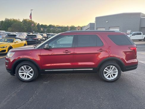 Used 2018 Ford Explorer XLT AWD/4WD image 8