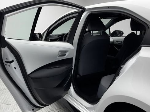 Used 2026 Toyota Corolla SE w/ SE Package FWD image 35