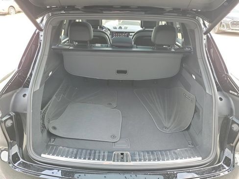 Certified 2023 Porsche Cayenne Platinum Edition image 15