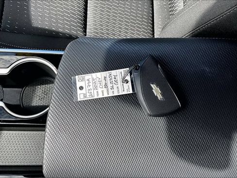 Used 2025 Chevrolet Equinox LT w/ Safety and Technology Package AWD/4WD image 9
