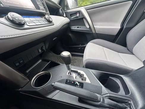 Used 2014 Toyota RAV4 XLE AWD/4WD image 16
