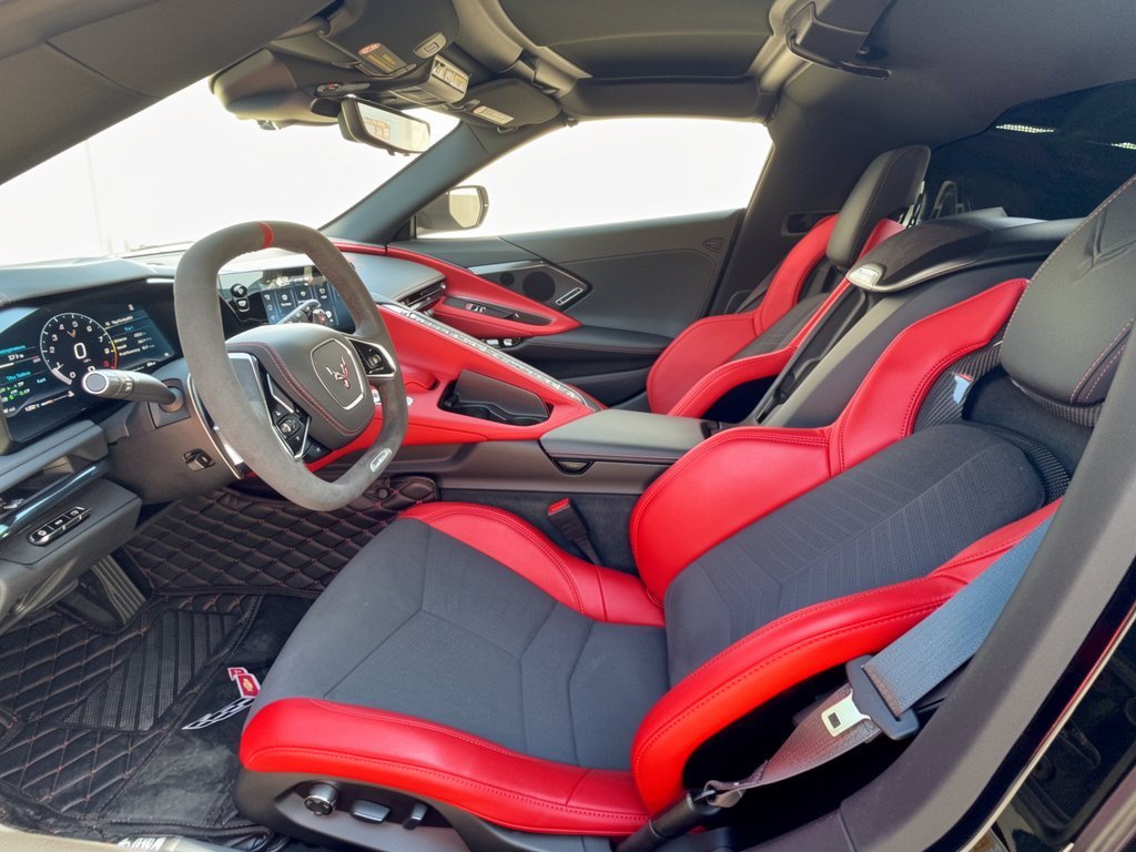 Used 2025 Chevrolet Corvette Z06 w/ Stealth Interior Trim Package RWD image 5
