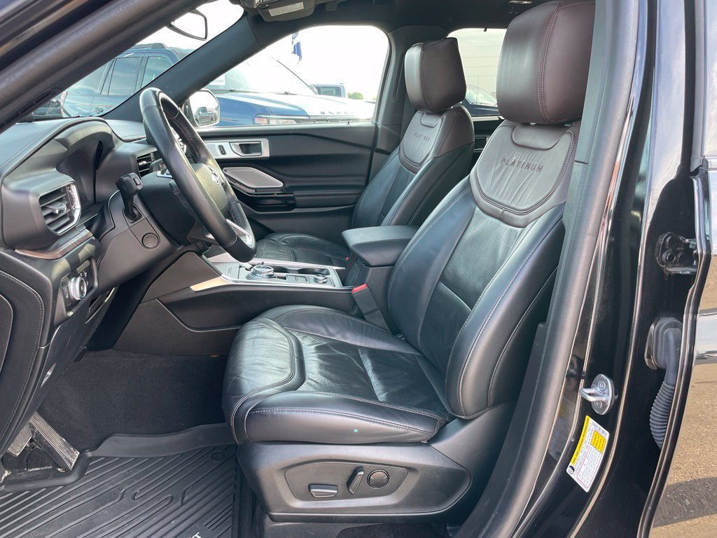 Used 2023 Ford Explorer Platinum w/ Technology Package AWD/4WD image 7