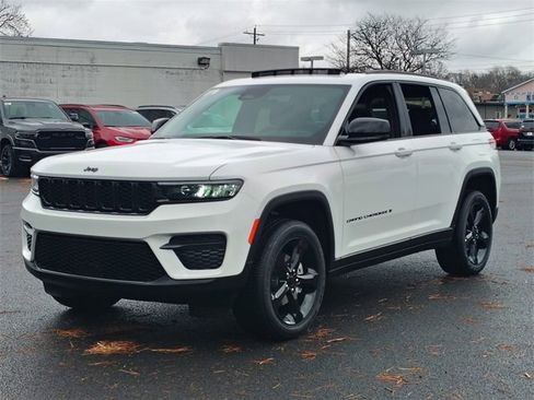New 2025 Jeep Grand Cherokee Altitude w/ Trailer Tow Package image 10