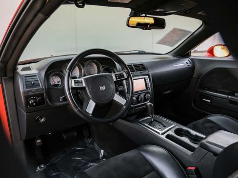Used 2009 Dodge Challenger SRT8 w/ SRT Option Group II RWD image 3