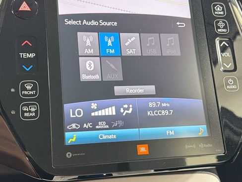 Certified 2017 Toyota Prius Prime Advanced w/ Carpet Mat Package FWD image 18